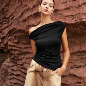 Asymmetric Knotted One-Shoulder Top