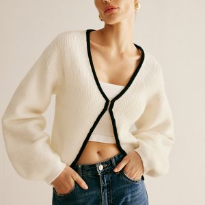 Oversized Contrast Trim Clasp Knit Outwear