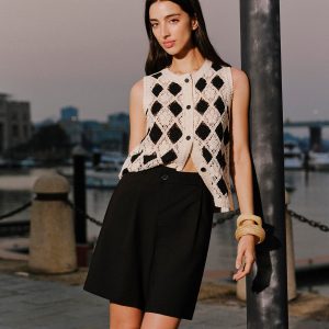 Embroidered Diamond Pattern Knit Vest