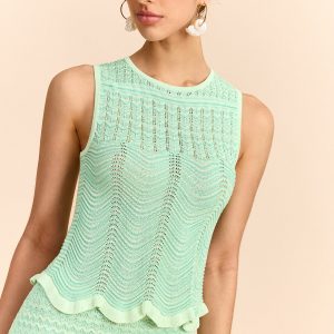 Wave Pattern Sleeveless Knit Top