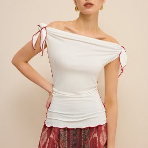 Off-Shoulder Contrast Trim Knotted Top