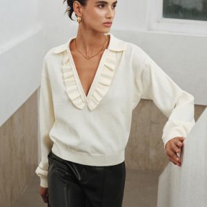 Ruffled Collared V-Neck Knit Top