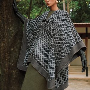 Horn Button Checked Knit Poncho