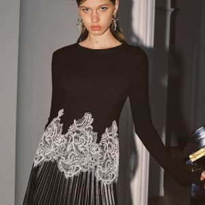 Contrast Lace Hem Knit Top