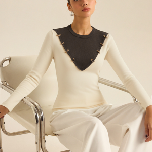 Metal Detail Color-Block Long Sleeve Knit Top