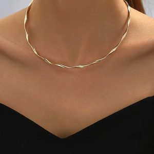 Twisted Minimalist Choker Necklace